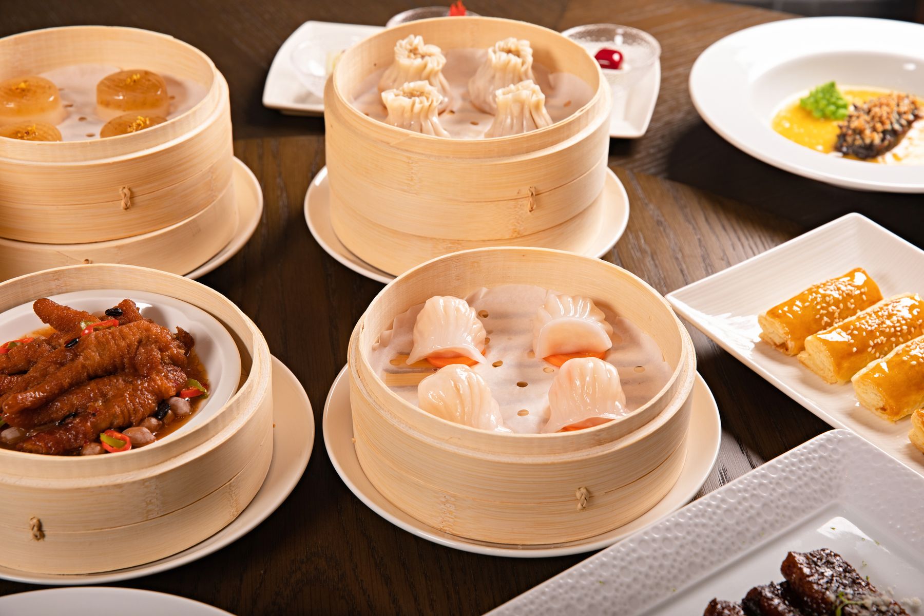Chinese dim sum in bamboo steamers